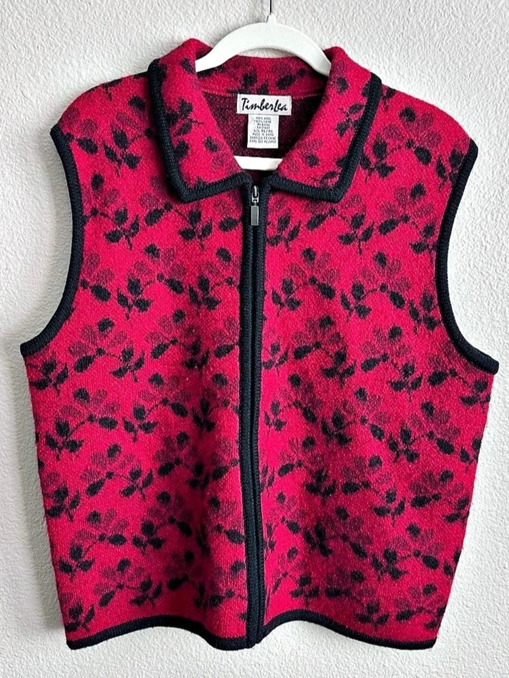 Timberlea Floral Zip Vest in Red & Black Like New